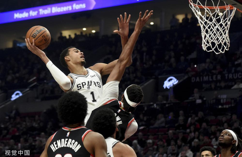 他在巴黎圣 他在巴黎圣